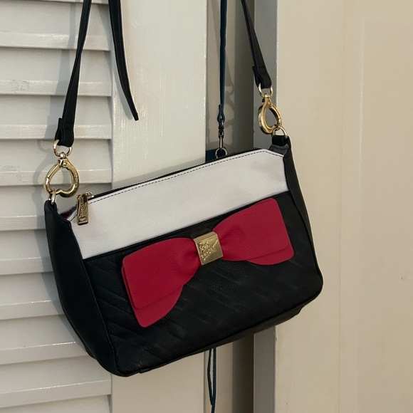 Betsy Johnson Crossbody Bag Red Bow Black & White Leather Bag All Season Cosplay - Picture 2 of 15